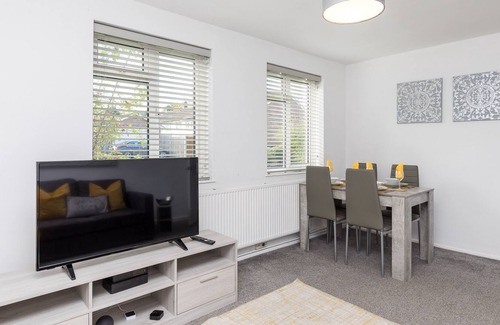 Ifield Apartment | Lark Rise Apartments