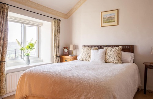 Blockley Cottage | Lark Rise Cottage - sleeps 5 guests in 3 bedrooms
