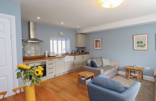 Lesbury House | LARK RISE, family friendly, country holiday cottage in Alnmouth