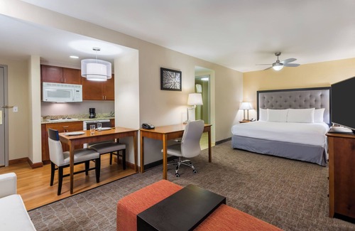 Maryland Heights Hotel | Larkspur Landing Extended Stay Suites St. Louis Riverport - Airport West