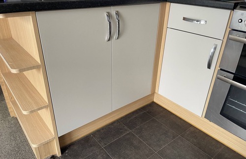 Hamworthy House | Larkspur lovely dog friendly caravan at Rockley Park, Poole Harbour, Dorset.