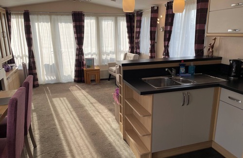 Hamworthy House | Larkspur lovely dog friendly caravan at Rockley Park, Poole Harbour, Dorset.