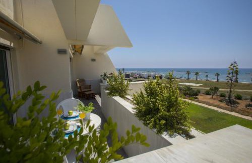 Oroklini Apartment | Larnaca Sunshore Beachfront Suite