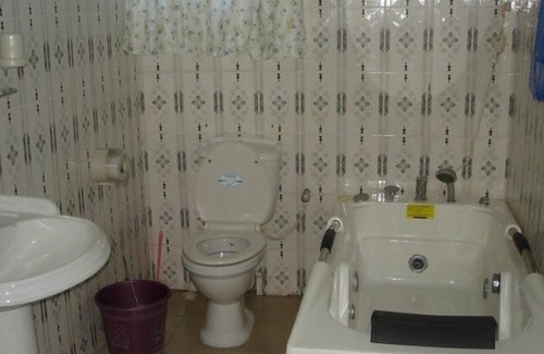 Abeokuta Hotel | Laroy Suites