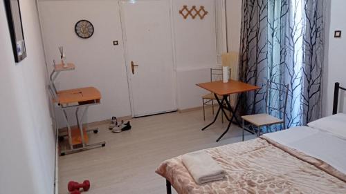 Florina Apartment | Larry house