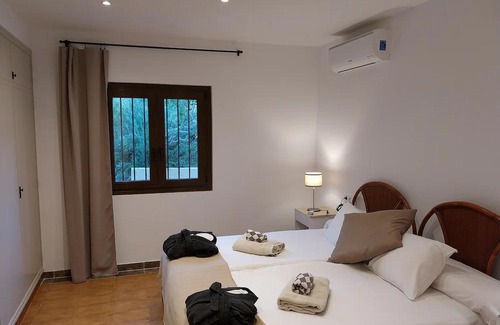 Banyalbufar Ski Chalet | Las Brisas Port des Canonge (New on Vrbo)