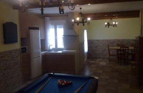 Villar de Domingo Garcia Cottage | Las Callejuelas cottage for 2 people and playground