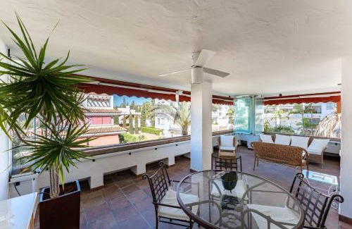 Golden Mile Apartment | Las Cañas Beach apartment in the Golden Mile with private parking, perfect location!