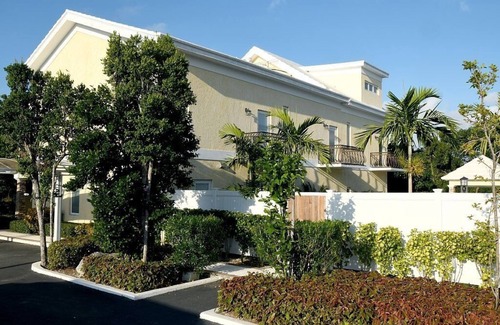 Nassau House | Las Casitas 4 bedroom