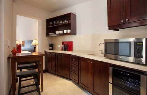 Las Catalinas Apartment | Las Catalinas - Studio Cazenovia centrally located, short walk to beach