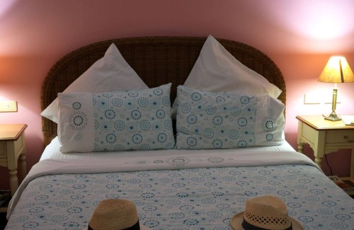 Catmon Hotel | Las Flores Country & Beachside Hotel