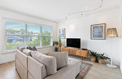 Hendricks and Venice Isles Apartment | Las Olas Blvd Waterfront Apt