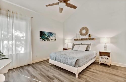 Vilano Beach House | Las Olas Cabana- Close to Beach & Restaurants