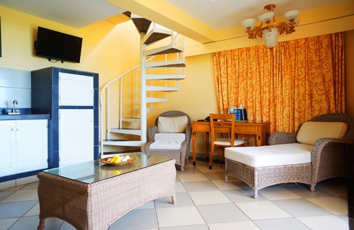 Palo Grande Resort | Las Olas Resort