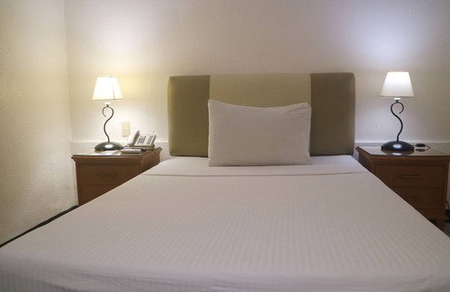Ermita Night District Hotel | Las Palmas Hotel de Manila