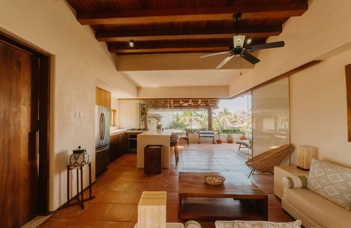 Ixtapa - Zihuatanejo Hotel | Las Palmas Luxury Villas