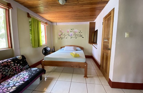 Little Corn Island Hotel | Las Palmeras Beachfront Hotel
