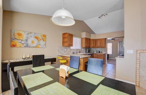 Green Valley North House | Las Vegas Cozy Relaxing Home 5-10 mins from Strip