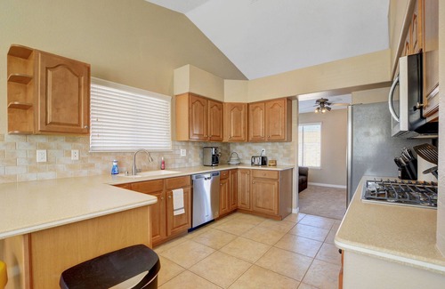 Green Valley North House | Las Vegas Cozy Relaxing Home 5-10 mins from Strip