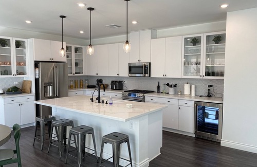 Bard House | Las Vegas - Spacious Oasis