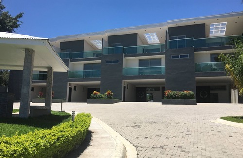 Guachipelin House | Las Yagrumas Condo Escazu