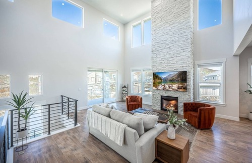 Deer Mountain House | Last Chance! Labor Day Sale – $ave up to 40%!