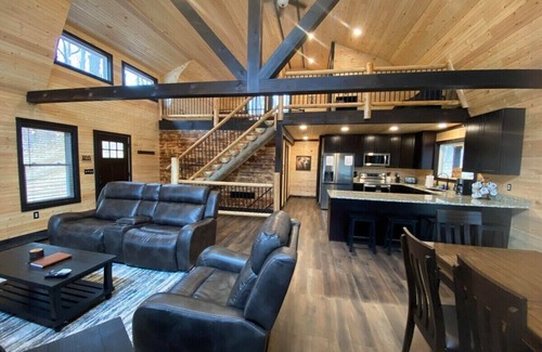 Rockbridge Cabin | Last Minute and Early Bird Discount -20 Acres in Hocking Hills-Black Bear Cabin