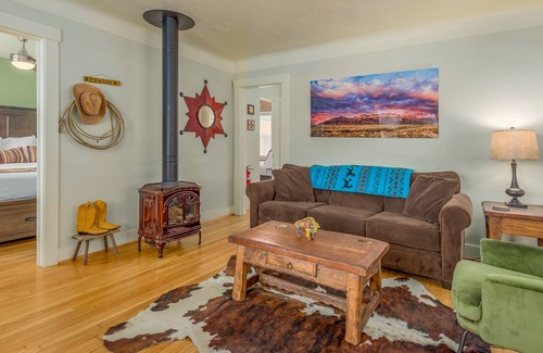 University Heights House | Last Minute Availability for Balloon Fiesta! Extended Stay Rates $2400/month