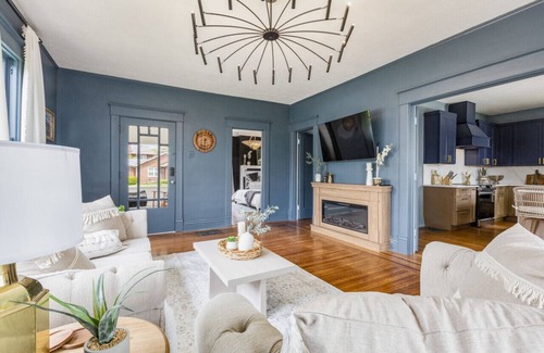Shelbyville House | Last Minute Discount/EV Charger/Bourbon Trail/Hot Tub/Fire Pit/Game Room