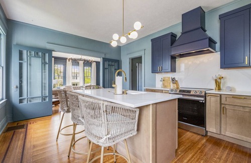 Shelbyville House | Last Minute Discount/EV Charger/Bourbon Trail/Hot Tub/Fire Pit/Game Room