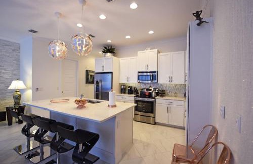 Sandy Ridge House | Last Minute Disney Getaway! Private Pool, Hot Tub & Games Room. Book Now! #17588