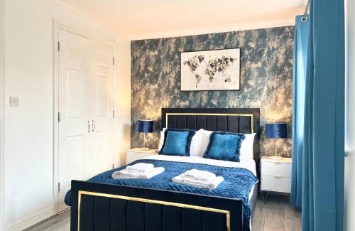 Evelyn Apartment | Last-Minute Offers l Exclusive Deals on 2 Double Bedrooms - Weekly & Monthly Stay - Sleeps 6 lHofin Stays Short Lets & Serviced Accommodation