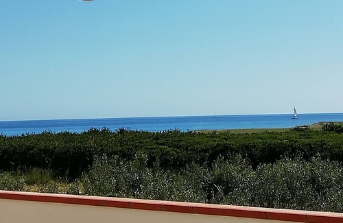 Foca Apartment | LAST MINUTE on the BEAUTIFUL SEA 3 bedrooms + 2 large terraces 2 bathrooms 3min walk to the beach