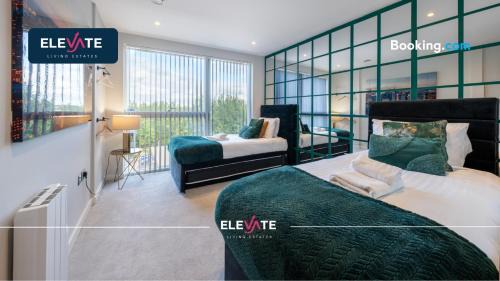 Cricklewood Apartment | LAST-MINUTE SPECIALS l ELEGANT HOUSE l WEMBLEY STADIUM LOCATION, FREE PARKING, 5 MIN TO BRENT CROSS WEST STATION, SLEEPS Up to 6 l Elevate Living Estates Short Lets Cricklewood & BRENT CROSS