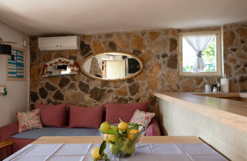 Rogac Apartment | !Last Season Dates/26.09.-01.10.!/Unwind in the island home near the ocean