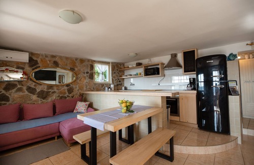 Rogac Apartment | !Last Season Dates/26.09.-01.10.!/Unwind in the island home near the ocean