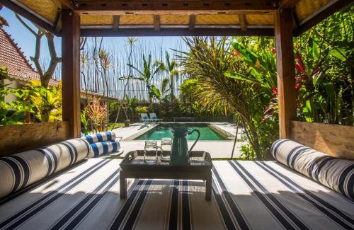 Lovina Villa | Lata Lama