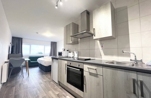 Hele Apartment | Late Rooms at North Devon Resort