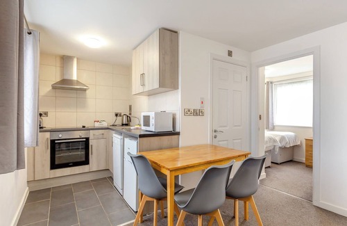 Hele Apartment | Late Rooms at North Devon Resort
