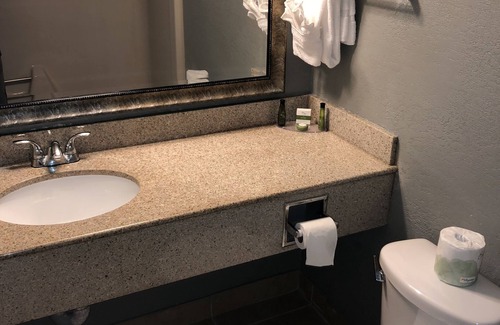 Latham Hotel | Latham Inn