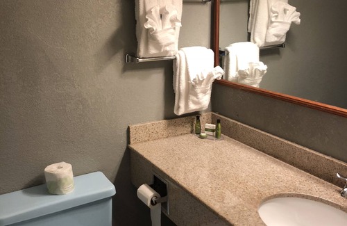 Latham Hotel | Latham Inn