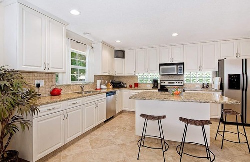 Bel Air House | Lauderdale-by-the-Sea Splendor - Private Pool Area w/Short Walk to the Beach