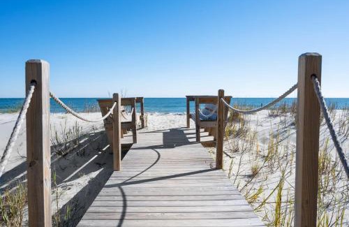 Pawleys Island Apartment | Laughin Place I home by Peace Vacations