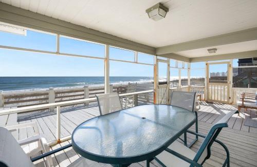 Pawleys Island Apartment | Laughin Place I home by Peace Vacations