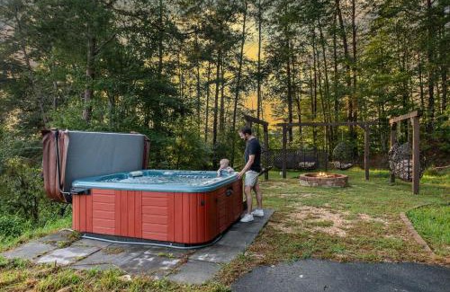 Blue Ridge Ski Chalet | Launch Pricing, 5 BR with Crib, 6 mins to Blue Ridge