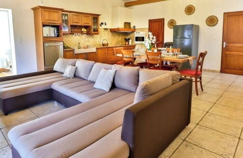Graveson House | LAUNCH PROMO! Detached house 12km from Avignon in a small village