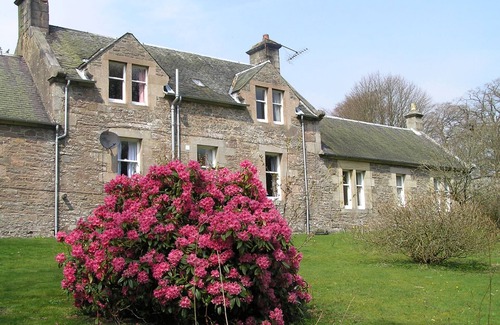 Biggar Cottage | Laundry Cottage, Carmichael Country Cottages, near Biggar. Pets welcome.