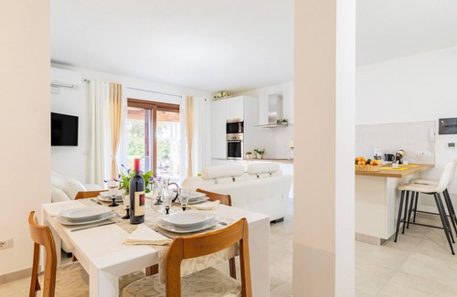 Bari Sardo Apartment | LAURA HOLIDAY HOME - Via Alghero, 9, Bari Sardo