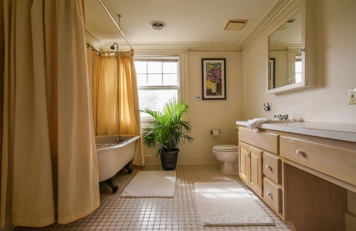 Kansas City House | Laura Nelson Honeymoon Cottage