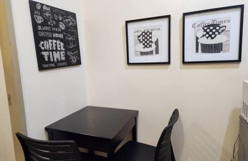 Pio del Pilar Apartment | Laureano di Trevi Makati Apartment with Balcony